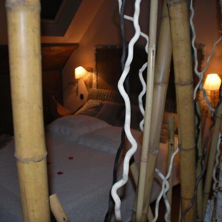 Chambres D Hotes ,Hotel ,Secret D'Une Nuit A Vicq Pres De Onnaing,Avec Piscine Rom bilde